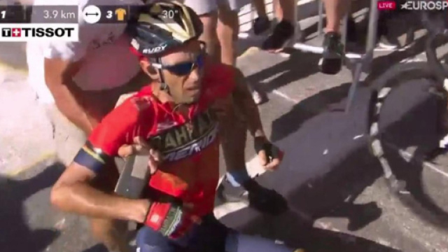 Nibali, l'incidente sull'Alpe d'Huez