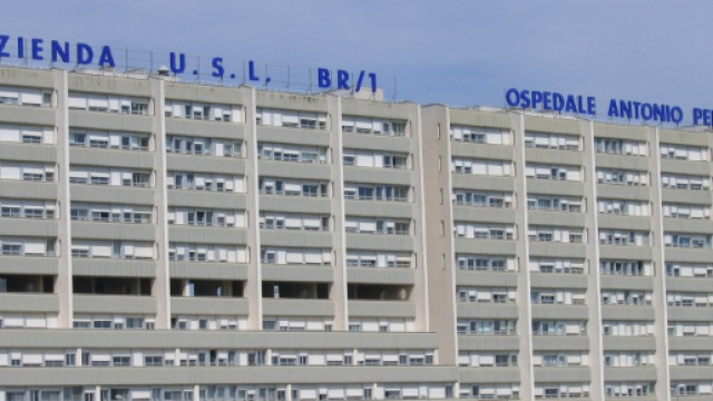 Rubava farmaci dall'ospedale per poi rivenderli