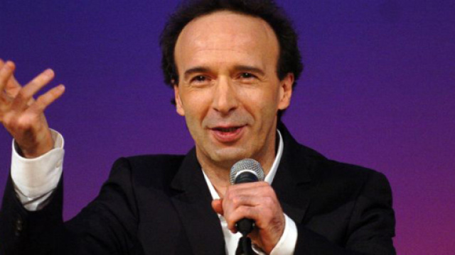 Roberto Benigni incidente su un gommone in sardegna