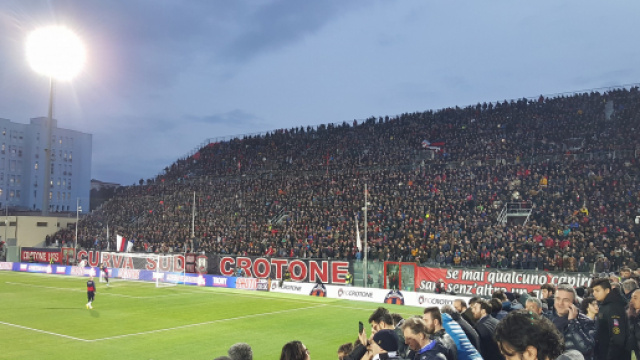La Curva Sud "Giorgio Manzulli" di Crotone.