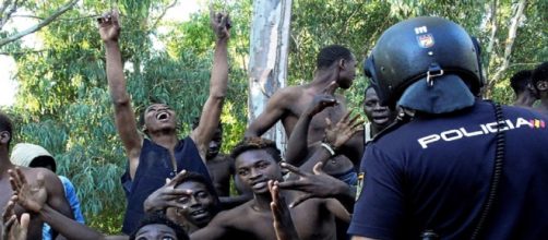 M&aacute;s de 50.000 subsaharianos esperan en Marruecos para cruzar a Espa&ntilde;a
