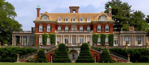 Old Westbury Gardens presents &lsquo;Picnic Pops&rsquo; every Wednesday. / Image via Old Westbury Gardens, used with permission.