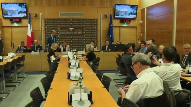 Affaire Benalla : l'opposition boycotte la derni&egrave;re audition de la commission d'enqu&ecirc;te