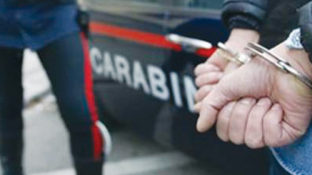Dieci le misure cautelari notificate nel corso dell'operazione "Alba Rossa".