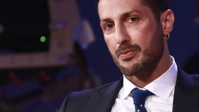 Fabrizio Corona ritrova la pace con Nina Moric, ma &egrave; in crisi con Silvia Provvedi