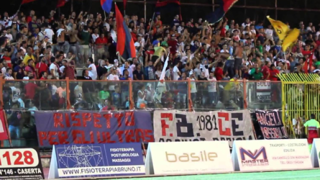Gli Ultras Casertana, la squadra di Caserta ha passato il turno