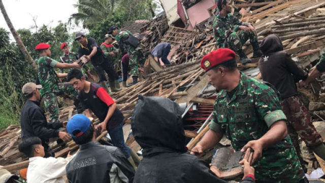 Indonesia, potente terremoto: danni e vittime.