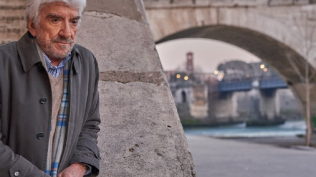 Rai 1 conferma la terza serie di Una pallottola nel cuore, con Gigi Proietti