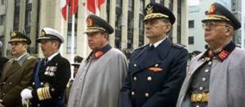 CHILE/ Excarcelan con libertad condicional a 5 ex agentes del r&eacute;gimen pinochetista