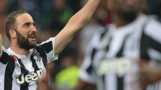Calciomercato Juve: Higuain sempre pi&ugrave; lontano, Pjanic potrebbe restare