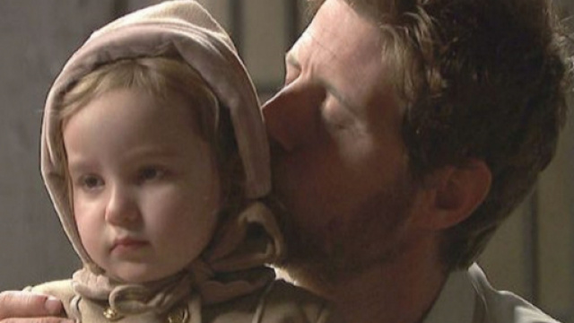 Anticipazioni Il Segreto: Nicolas abbandona Puente Viejo con la figlia Juanita