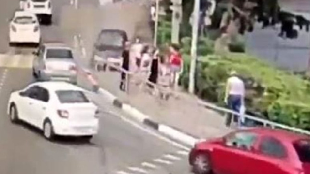 Russia: un auto ha travolto sei pedoni a Sochi, un morto