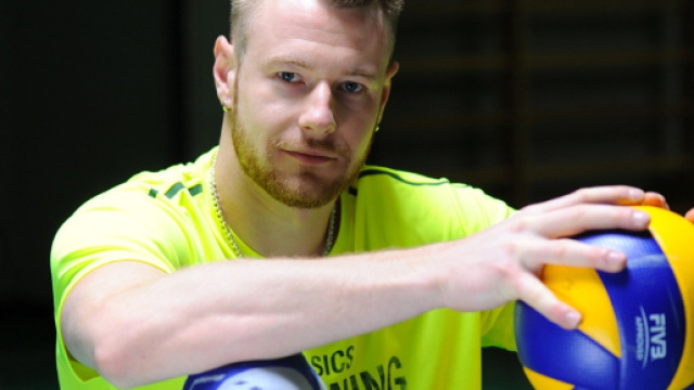 Zaytsev vaccina la figlia e pubblica post su Facebook: i no vax lo insultano