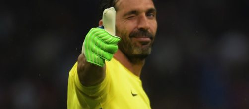 Buffon ya es jugador del Paris Sant-Germain de forma oficial