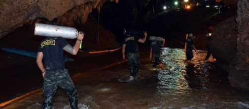 TAILANDIA / Muere 1 de los buceadores en rescate de los 12 ni&ntilde;os atrapados en la cueva
