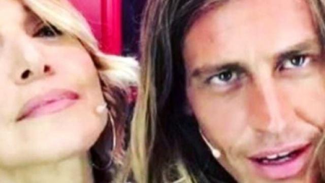 Barbara D'Urso con il vincitore del Grande Fratello 15, Alberto Mezzetti.