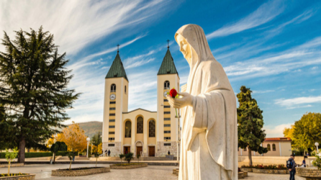 Medjugorje, la Camorra fa affari con il sacro: viaggio e pernottamento tutto compreso