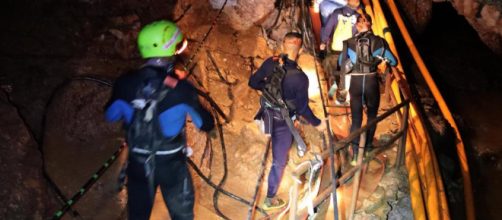 Tailandia empieza a rescatar a los ni&ntilde;os atrapados en una cueva ... - lainformacion.com