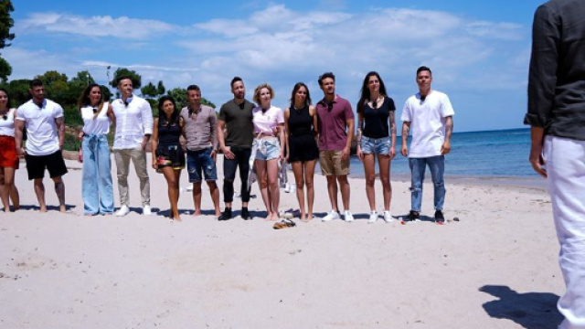 Le sei coppie protagoniste a Temptation Island