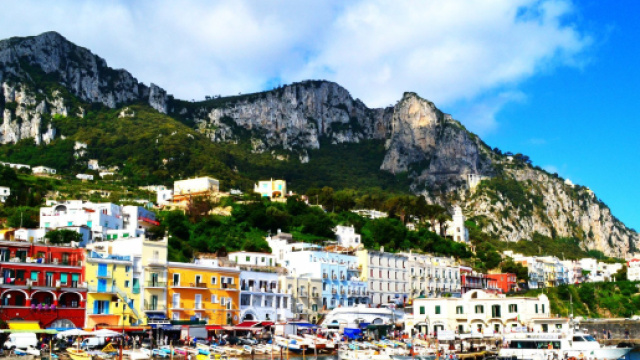 Capri: stuprata manager francese