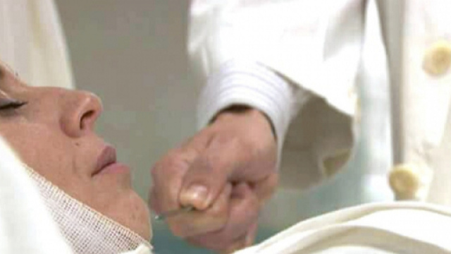 Anticipazioni Il Segreto: un falso medico vuole uccidere la maestra Adela