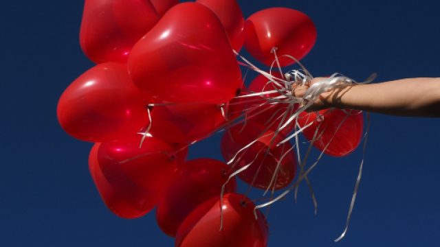 Una mamma inglese &egrave; rimasta paralizzata dopo aver gonfiato palloncini per la festa del figlio con ossido di azoto.