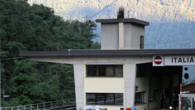 D&agrave; un passaggio a due stranieri, condannato per favoreggiamento di immigrazione clandestina