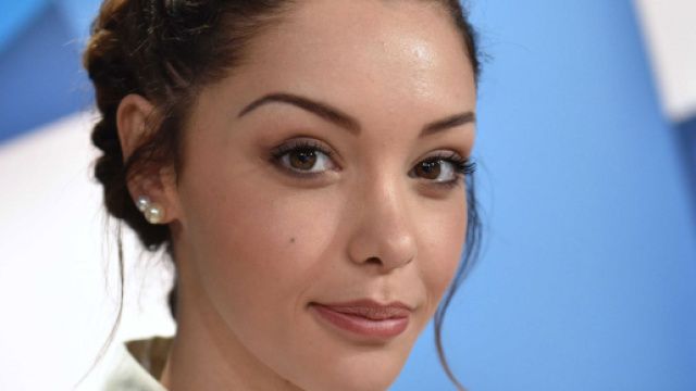 D&eacute;couvrez pourquoi Nabilla ne montrera plus ses seins et ses ... - potins.net