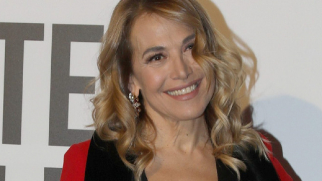 Gossip, Barbara d'Urso confessa: 'Sono corteggiata e sto bene'.