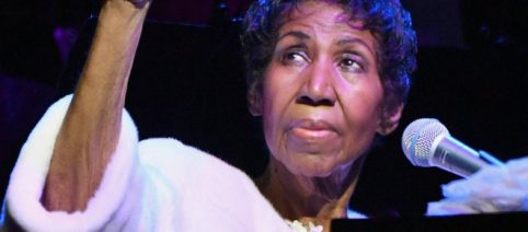 Aretha Franklin, malata di tumore, sta lottando contro la morte