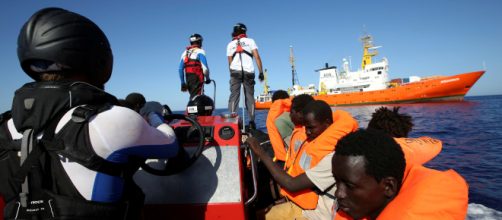 Espa&ntilde;a acoger&aacute; a 60 de los 141 migrantes del Aquarius