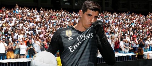 Courtois y Arturo Vidal son 2 de los fichajes que ilusionan en La Liga 2018 y 2019