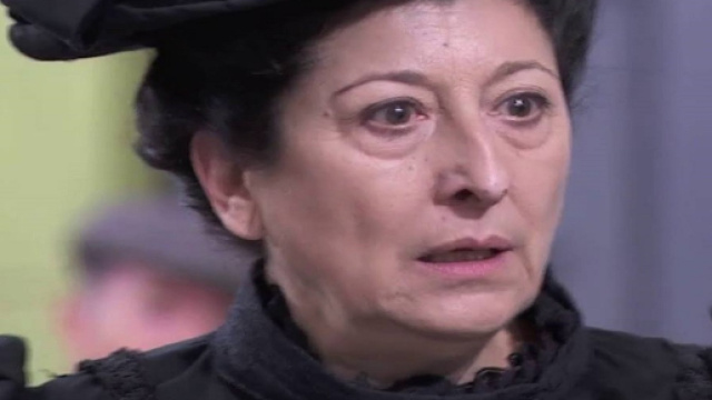 Anticipazioni Una Vita: Ursula costretta a fare i conti con il suo torbido passato