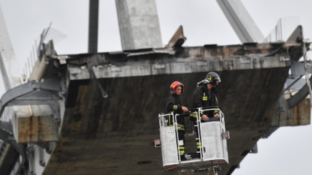 Crollo viadotto autostrada A10: il video della tragedia pochi minuti prima del dramma