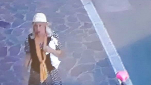 L'immagine dell'impianto di video sorveglianza dell'ospedale di Vasto che ritrae la madre di Selvaggia Lucarelli