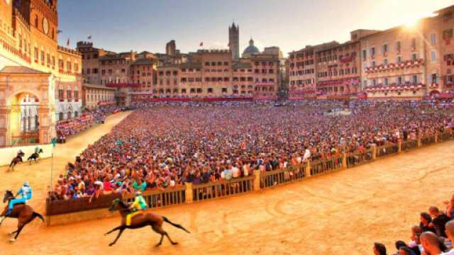 Palio di Siena 16 agosto 2018: vince il Drago- italiapost.it