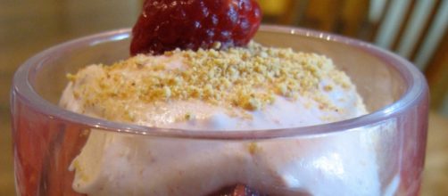 A berry fool, in all its glory. - [Kimberly Vardeman / Flickr]