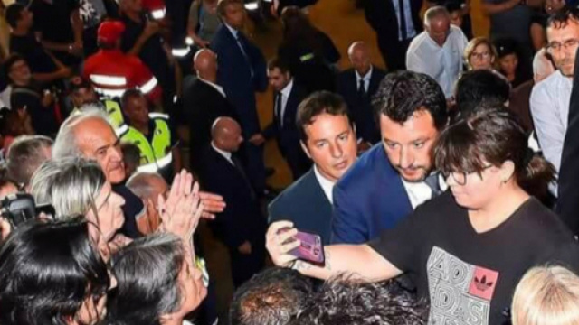Matteo Salvini risponde alle critiche ricevute, a seguito dei Funerali di Stato. Blasting News