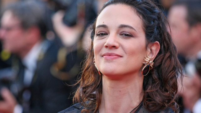 Asia Argento: 380mila dollari all'attore americano Jimmy Bennett che l'accusa di molestie sessuali.