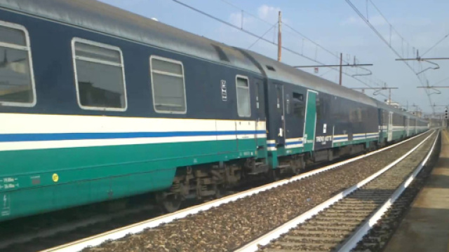 Ostuni: 19enne molestata sul treno Intercity Lecce-Bologna: arrestato 40enne barese