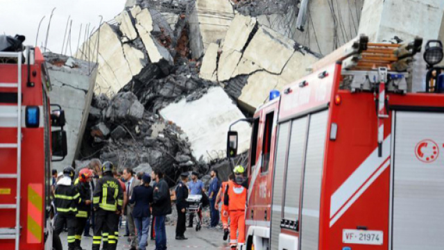 Vigili del Fuoco sotto il Ponte Morandi