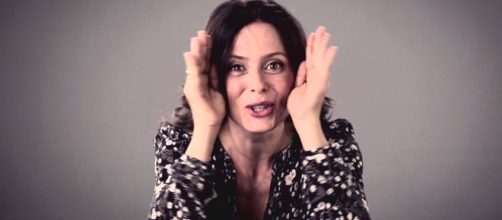 Aitana S&aacute;nchez Gij&oacute;n posa para Instagram solo con un libro