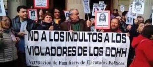 Los familiares de la v&iacute;ctimas protestaron la liberaci&oacute;n de los ex agentes de Pinochet