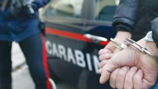 I carabinieri arrestano 2 fratelli per tentata rapina in una farmacia del napoletano
