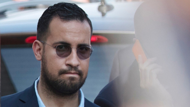 Le bureau d'Alexandre Benalla perquisitionn&eacute; &agrave; l'&Eacute;lys&eacute;e - rtl.fr