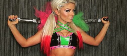 Alexa Bliss loses to The Rookie Rhonda Rousey - Image Sabre Blade | Flickr