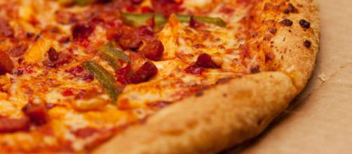 Italian Pizza. [Image Source: Petr Kratochvil - PublicDomainPictures]