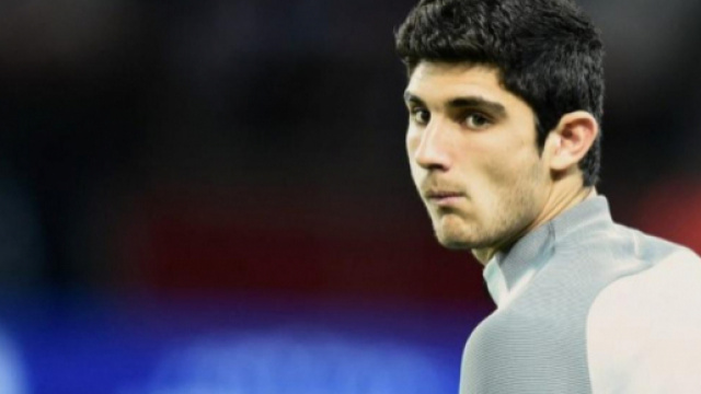Gon&ccedil;alo Guedes est dans le viseur du FC Valence, mais le PSG demande entre 60 et 70 millions d'euros pour lui.