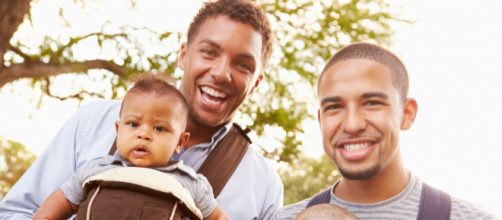 Joven afgano se queda sin asilo por no parecer gay