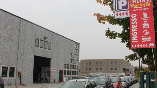 Milano, automobilista impiega oltre 16 ore per ritrovare la sua macchina all'Easy Parking.